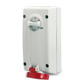 Розетка настенная с механической блокировкой и боковым расположением разъема IP67 16А 3P+E+N 400В DIS5611687 DKC от поставщика КабельСпецСтрой